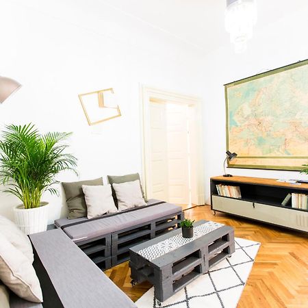 Friday Songs Apartment Praga Exterior foto