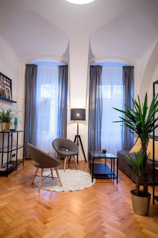 Friday Songs Apartment Praga Exterior foto