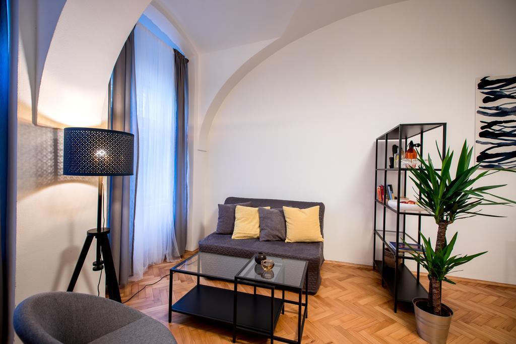Friday Songs Apartment Praga Exterior foto