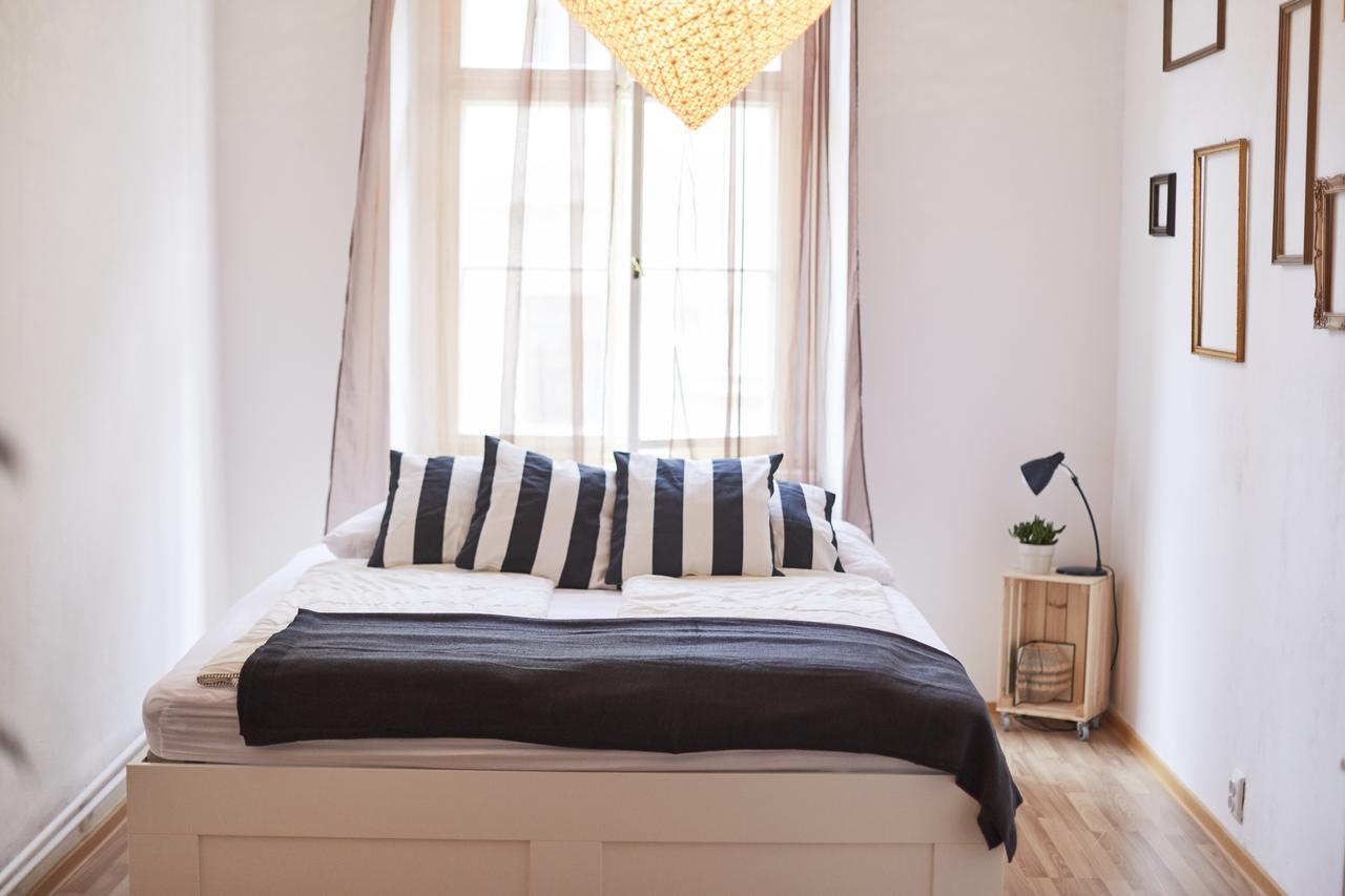 Friday Songs Apartment Praga Exterior foto